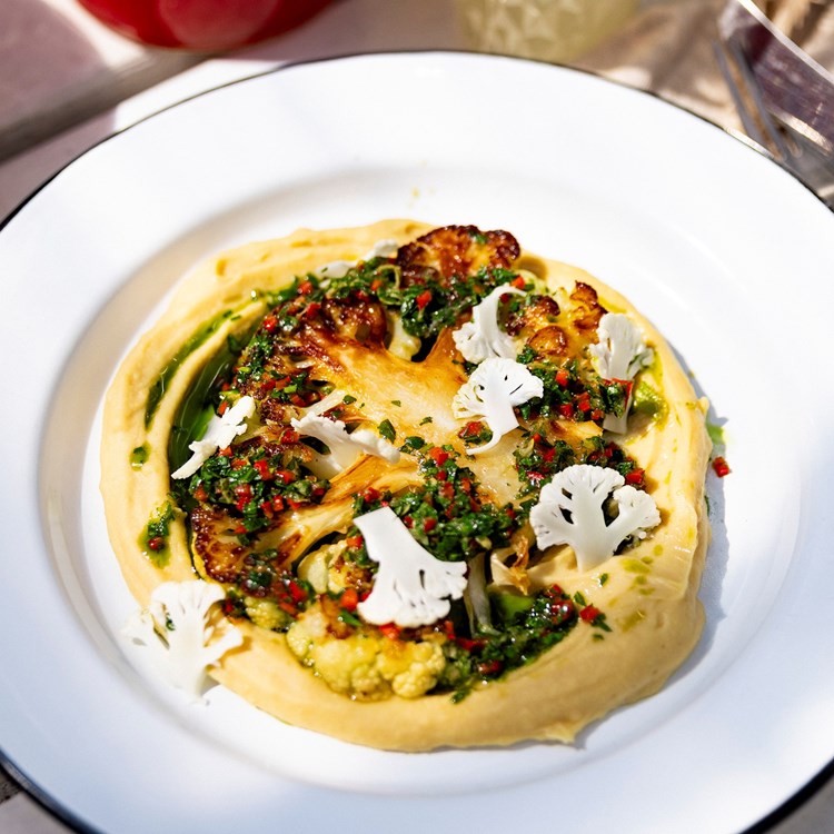 Stekt blomkål med frisk hummus og chimichurri