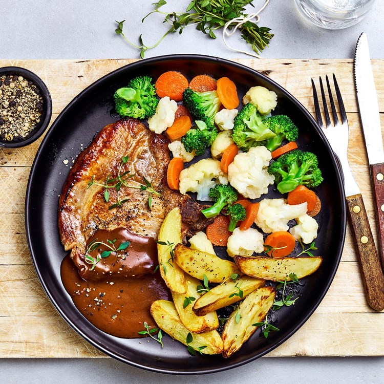 Bukett Mix med svinekoteletter og brun saus