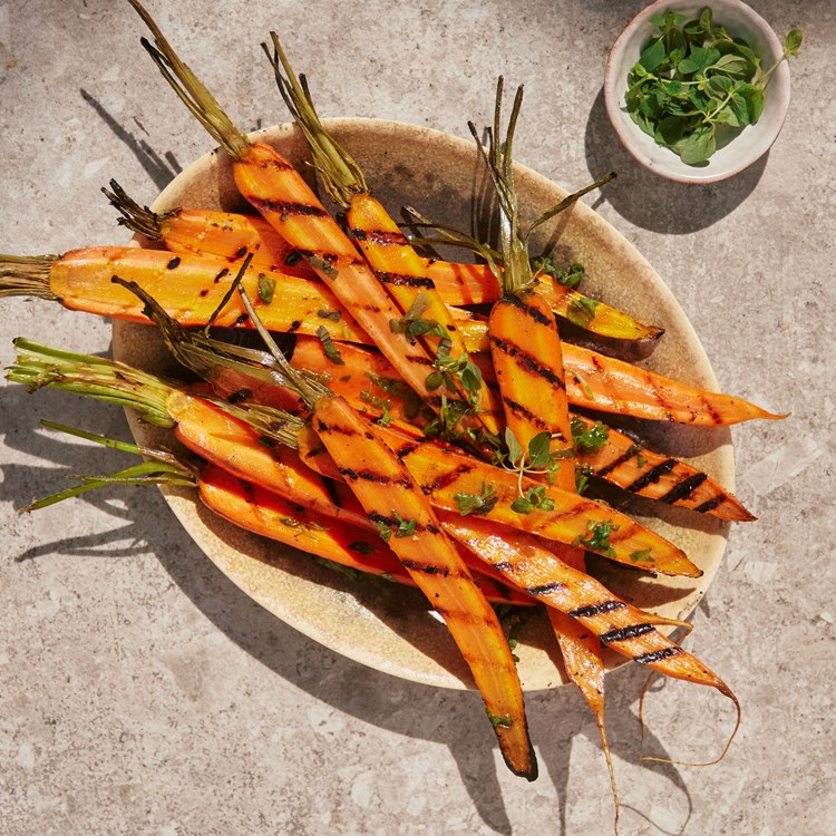 Grillede gulrøtter med urtevinaigrette