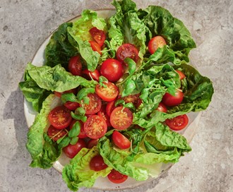 Hjertesalat med cherrytomater