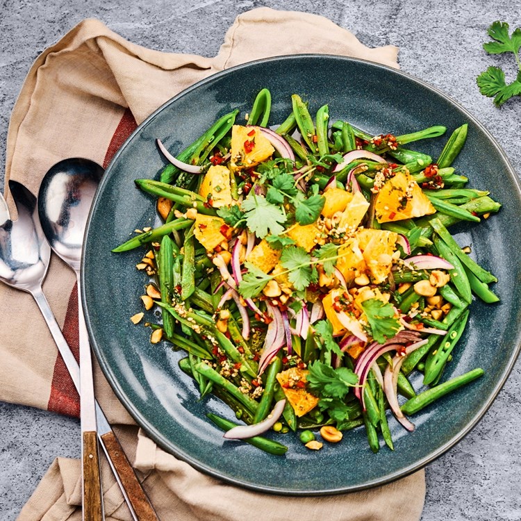 Salat med sukkererter og appelsin