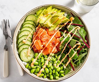 MIX i pokebowl med avokado og edamame