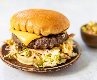 Hamburger med coleslaw