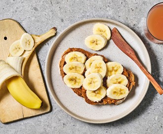 Banan på brødskiva